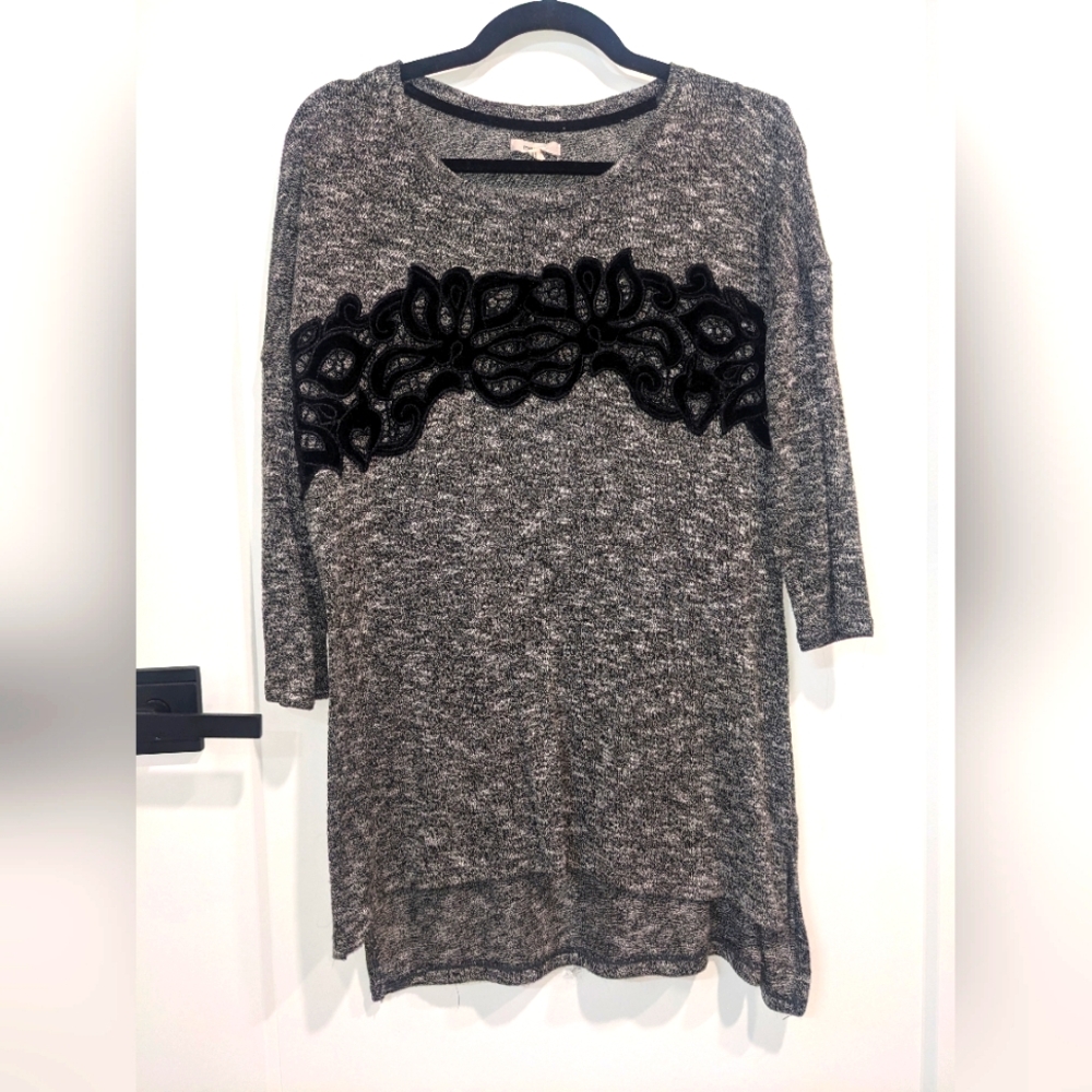 Medium, lightweight Maurices top